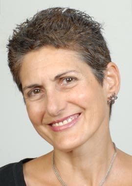 lorena checa AIA