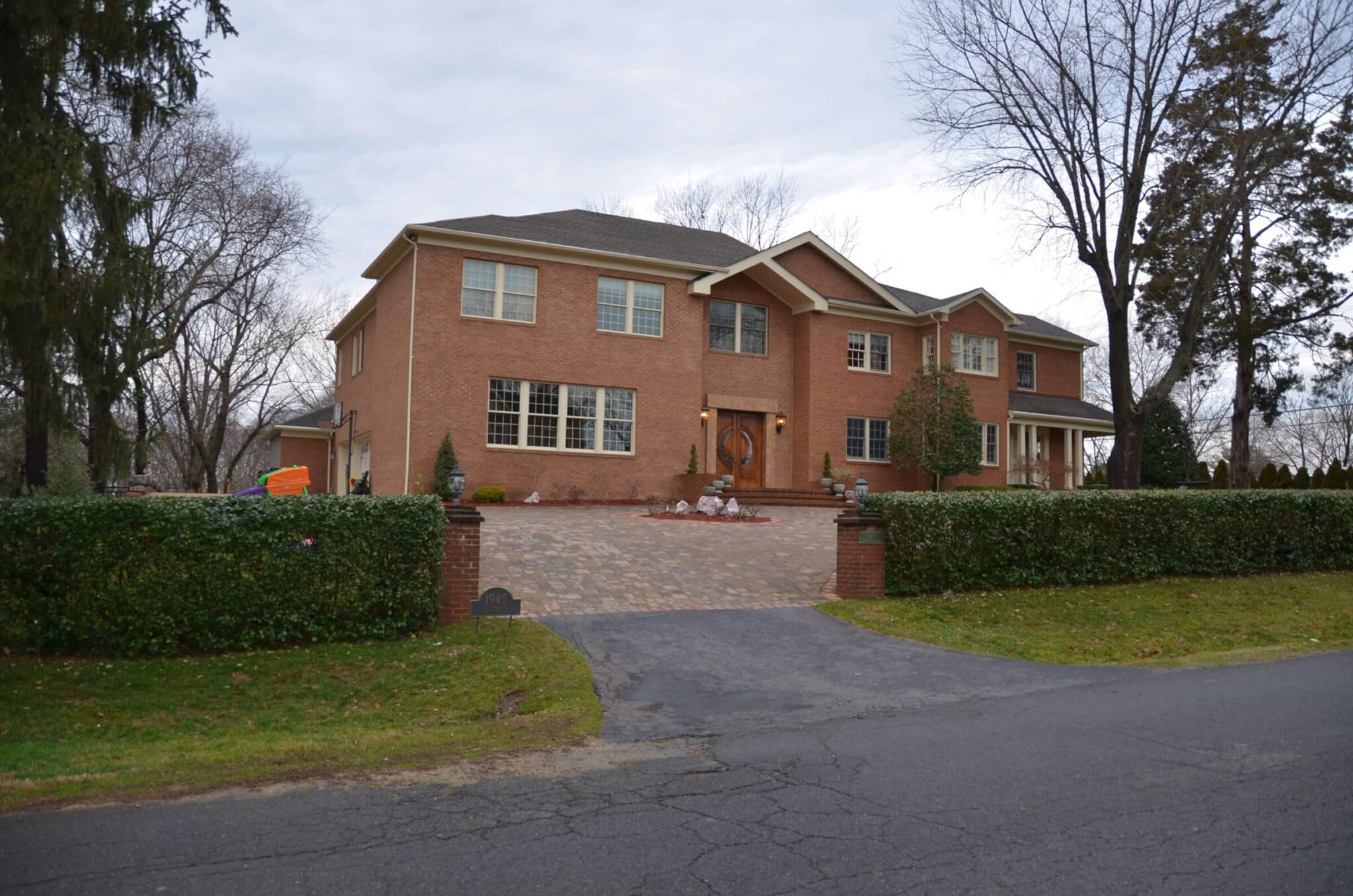 mclean front landscape BEFORE renovation