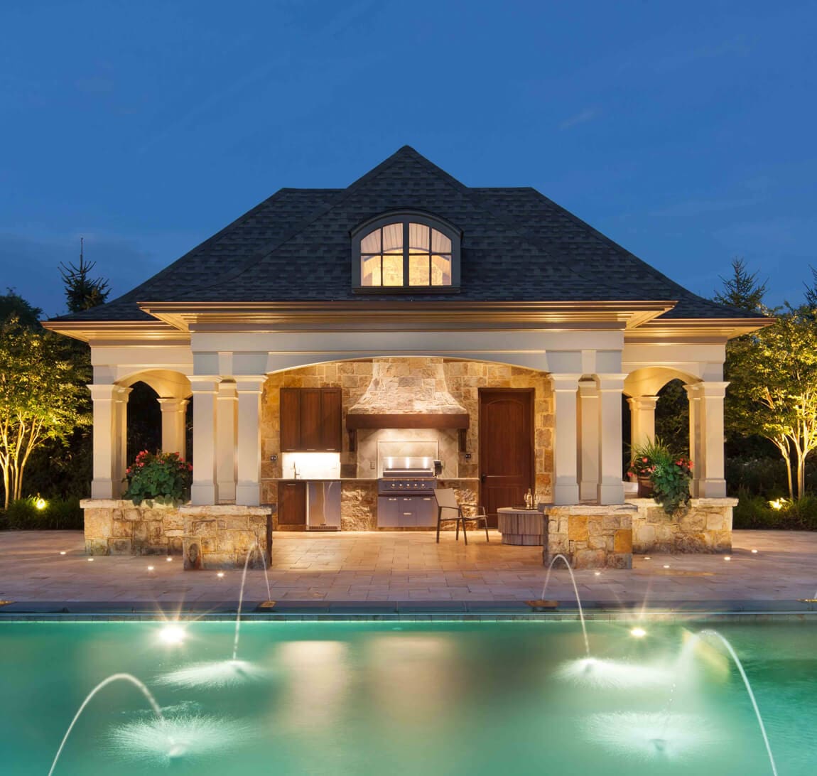 outdoor kitchen in pool house French style