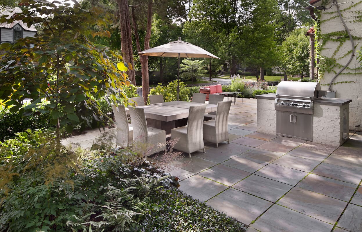 Chevy Chase backyard dining patio