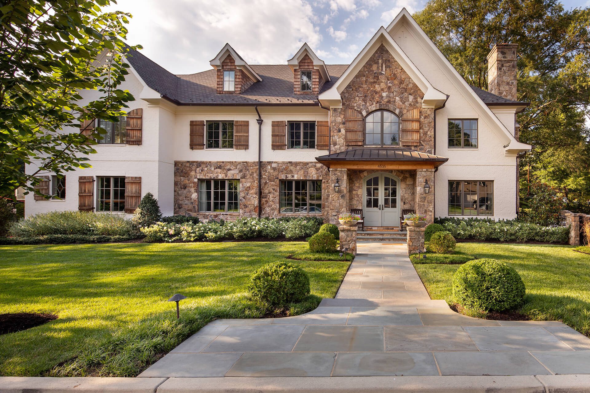 symmetrical front yard walkway design