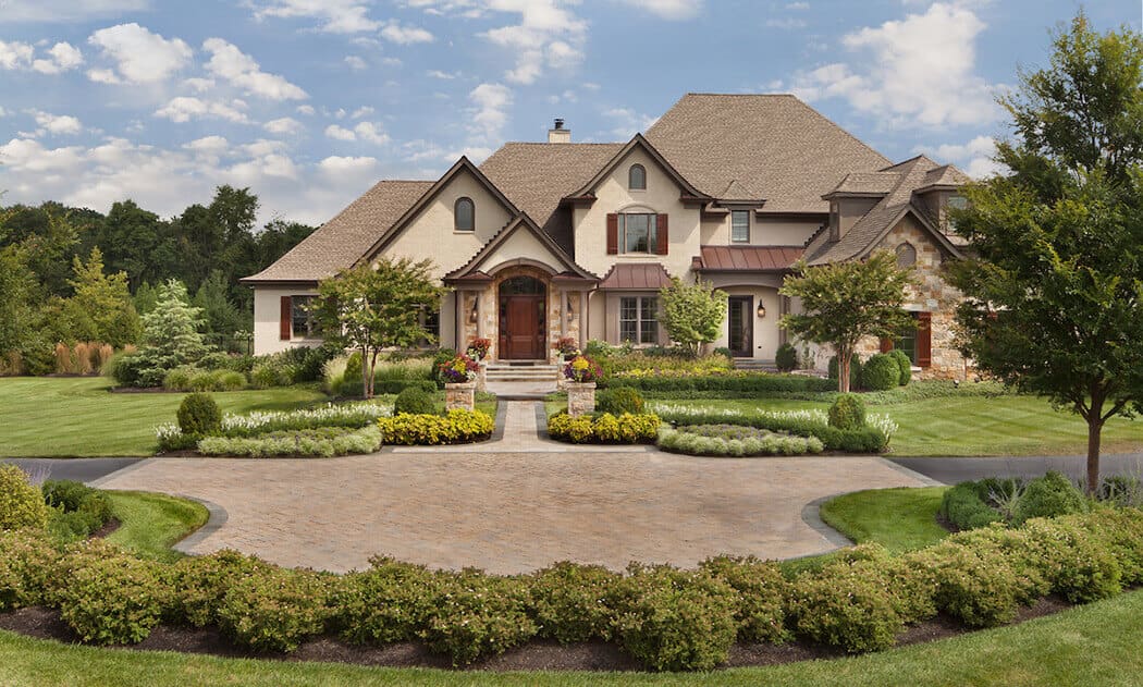 asphalt driveway design-pavers at guest parking