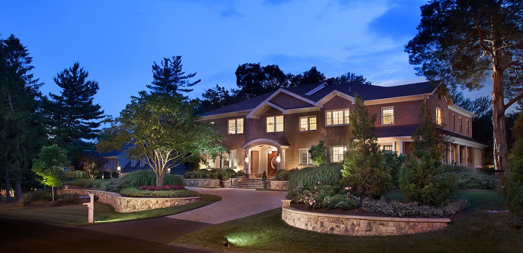 front yard landscape lighting