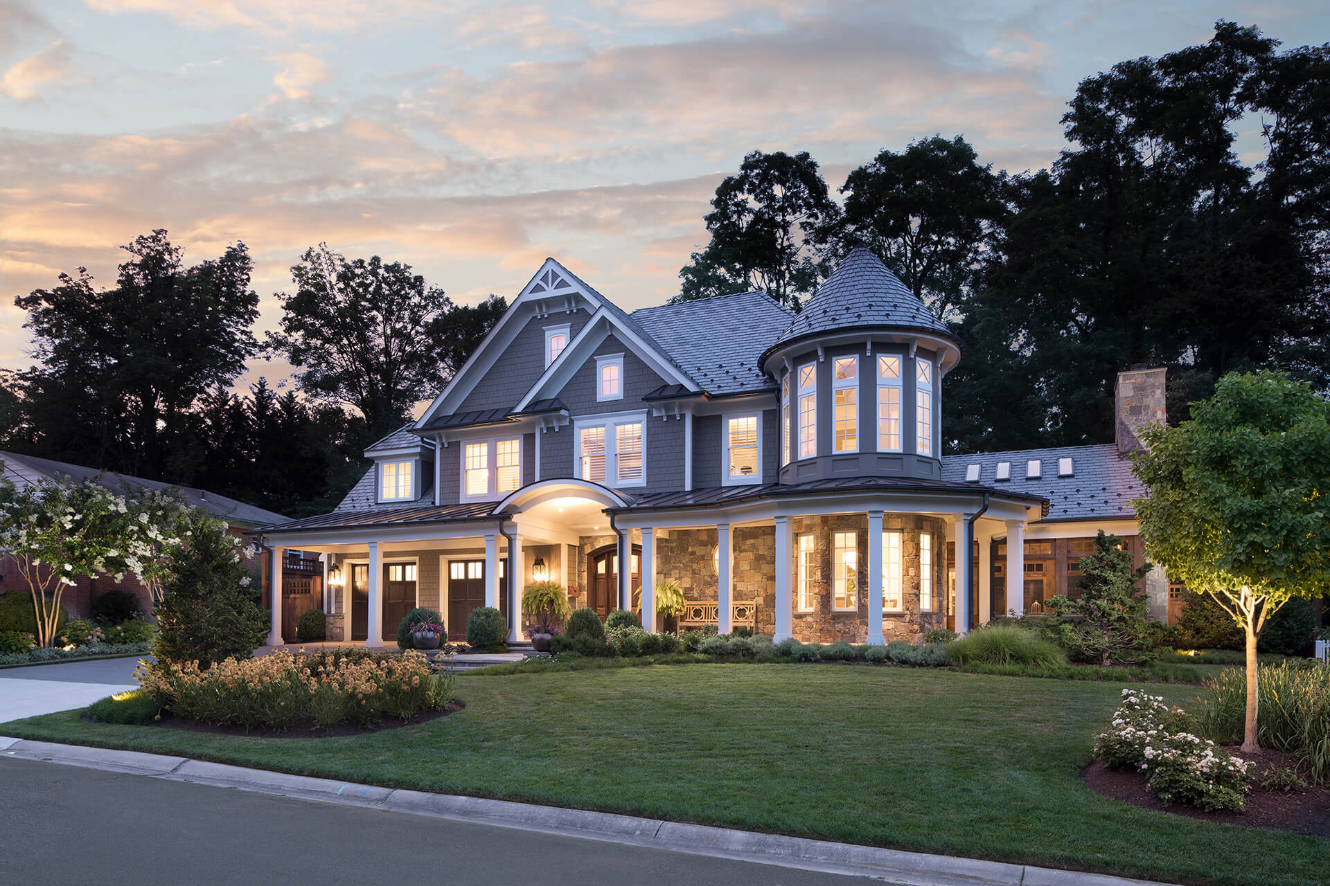 front of house aesthetic landscape lighting