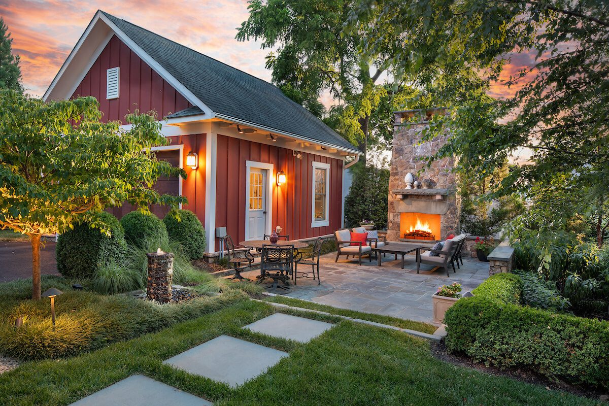 Herndon VA backyard fireplace and patio