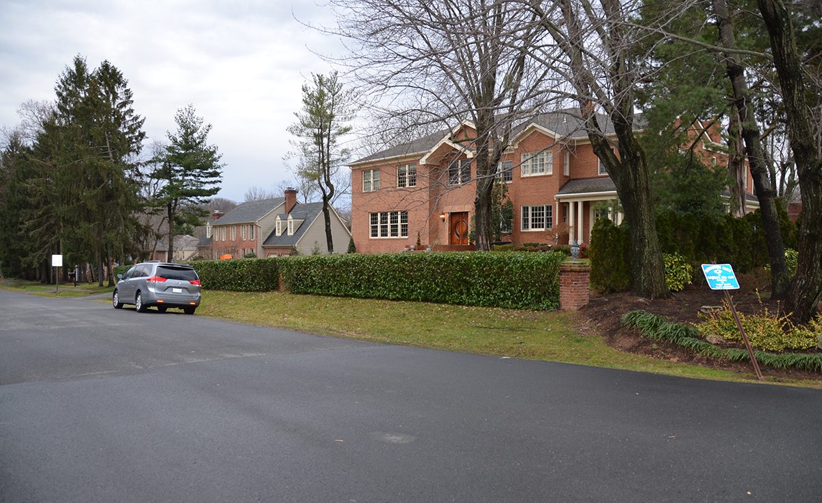 Mclean VA front yard BEFORE landscape renovation